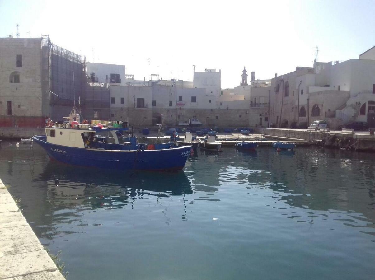 Casa Vacanze Antiche Mura E Poi Monopoli Bagian luar foto