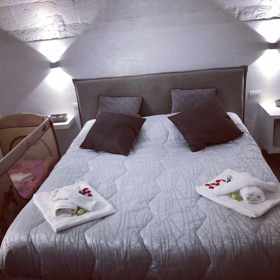 Casa Vacanze Antiche Mura E Poi Monopoli Bagian luar foto