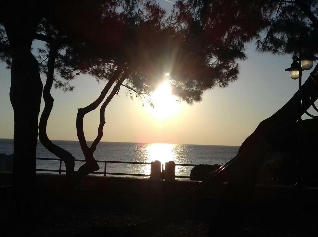 Casa Vacanze Antiche Mura E Poi Monopoli Bagian luar foto