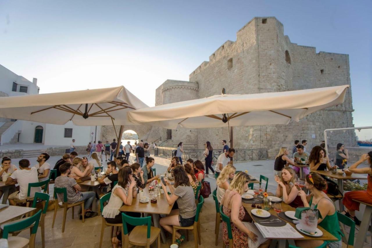 Casa Vacanze Antiche Mura E Poi Monopoli Bagian luar foto